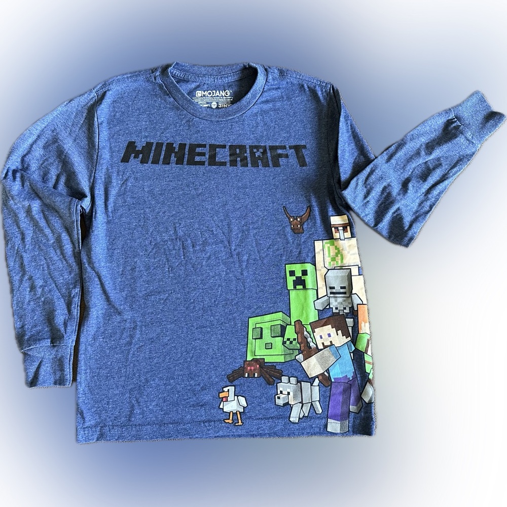 Minecraft long sleeve tee size small